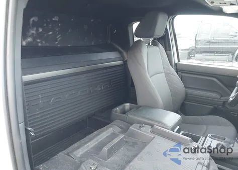 2024 Toyota Tacoma Sr z USA, uszkodzony, nr VIN 3TYJDAHN8RT010546